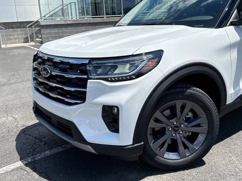 New 2026 Ford Explorer Active AWD/4WD image 18
