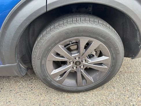 Used 2021 Ford Explorer XLT w/ Equipment Group 202A AWD/4WD image 13