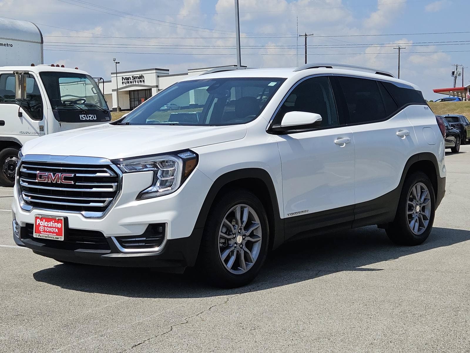 Used 2024 GMC Terrain SLT FWD image 3
