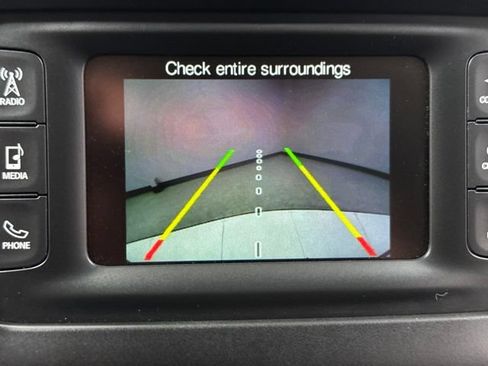 Used 2018 Jeep Cherokee Latitude w/ Safety Group AWD/4WD image 3