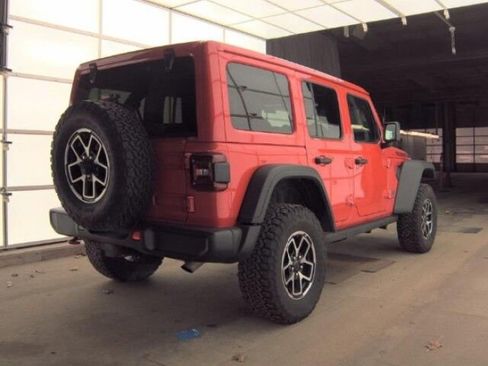 Used 2025 Jeep Wrangler Unlimited Rubicon image 4