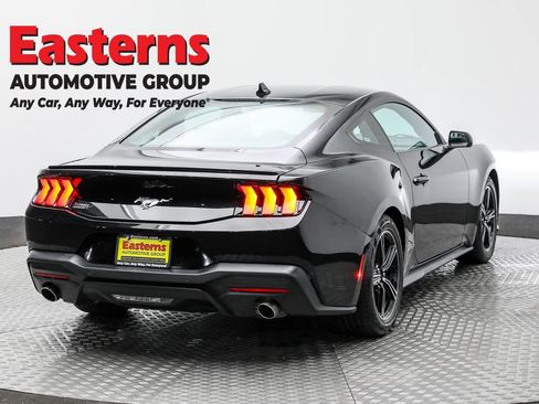Used 2024 Ford Mustang Premium image 5