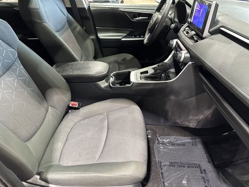 Certified 2025 Toyota RAV4 XLE w/ Convenience Package AWD/4WD image 18