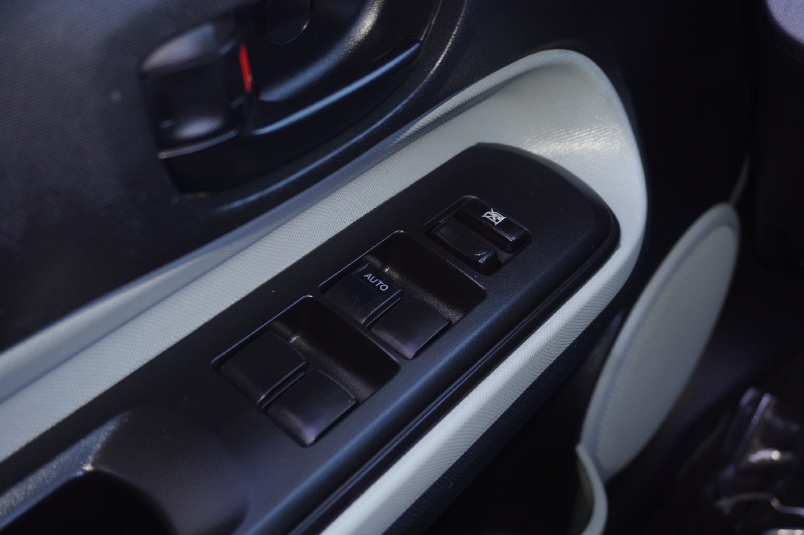 Used 2014 Toyota Prius C One FWD image 13