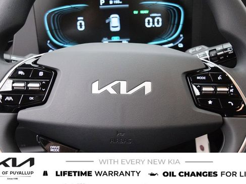 New 2026 Kia Niro LX FWD image 26