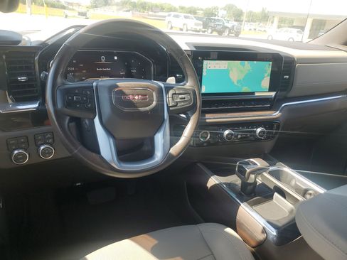 Used 2023 GMC Sierra 1500 SLT w/ SLT Premium Package AWD/4WD image 19