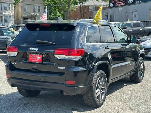 Used 2020 Jeep Grand Cherokee Laredo w/ Quick Order Package 2BN North AWD/4WD image 4