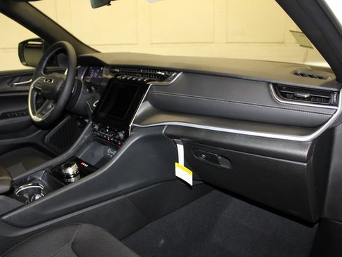 New 2026 Jeep Grand Cherokee Laredo X AWD/4WD image 28