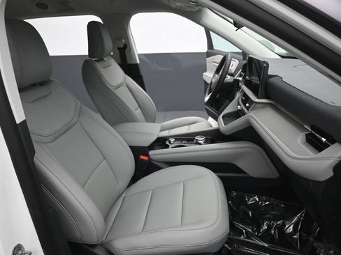 New 2026 Ford Explorer Active w/ Active Comfort Package RWD image 27