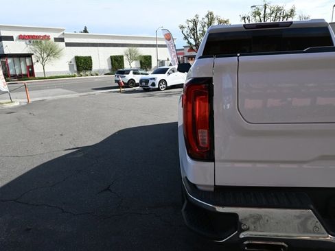 Used 2019 GMC Sierra 1500 SLT AWD/4WD image 9