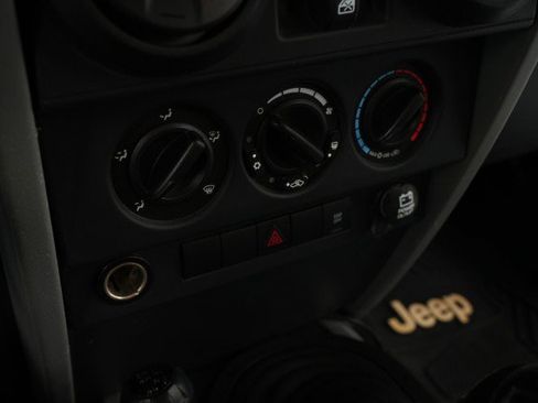Used 2008 Jeep Wrangler Unlimited X AWD/4WD image 35