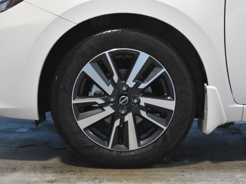 New 2025 Nissan Versa SV w/ Trunk Package image 20