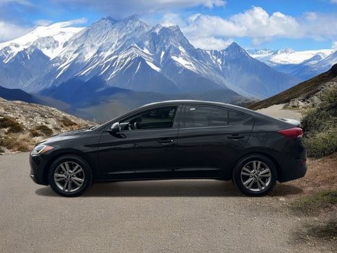 Used 2018 Hyundai Elantra SEL image 2