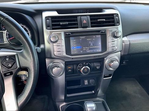 Used 2018 Toyota 4Runner SR5 Premium RWD image 4
