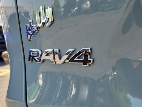 Used 2022 Toyota RAV4 XLE Premium w/ Carpet Mat Package (TMS) AWD/4WD image 6