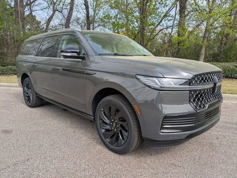 New 2026 Lincoln Navigator L Black Label AWD/4WD image 12