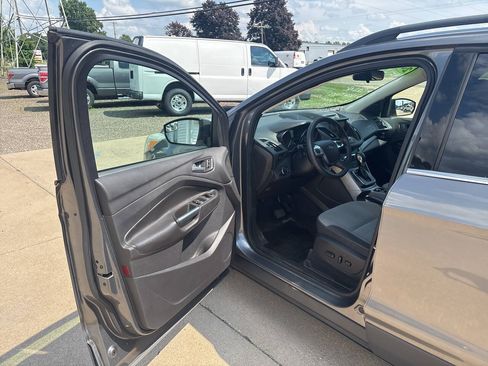Used 2014 Ford Escape SE w/ Equipment Group 201A AWD/4WD image 8
