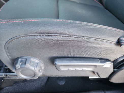 Used 2021 Jeep Gladiator Rubicon w/ Cold Weather Group image 15