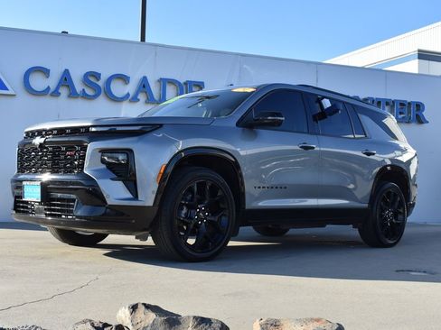 Used 2024 Chevrolet Traverse RS image 1