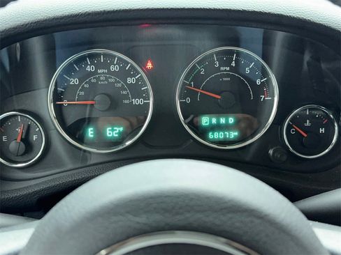 Used 2018 Jeep Wrangler Unlimited Sahara image 20