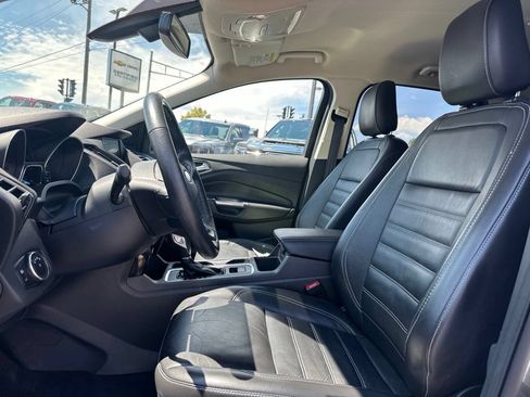 Used 2019 Ford Escape Titanium AWD/4WD image 14