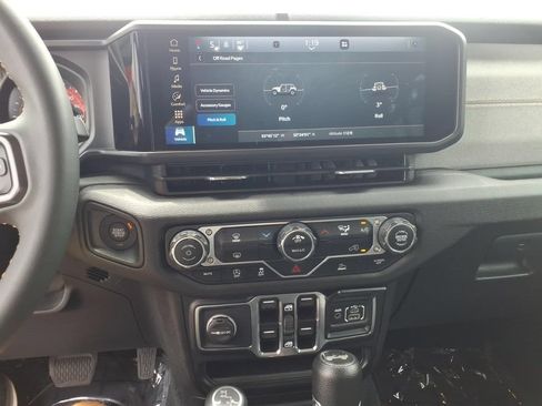Used 2024 Jeep Wrangler Unlimited Sport AWD/4WD image 16