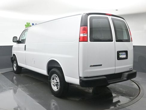 New 2026 Chevrolet Express 2500 image 21
