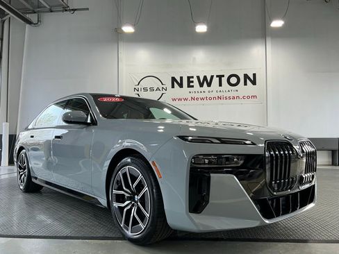 Used 2026 BMW 740i xDrive AWD/4WD image 33