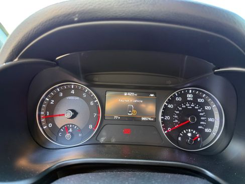 Used 2020 Kia Forte GT FWD image 11