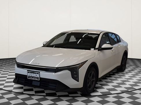 Used 2025 Kia K4 image 9