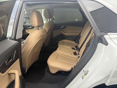 Used 2022 Audi Q8 Premium Plus image 8