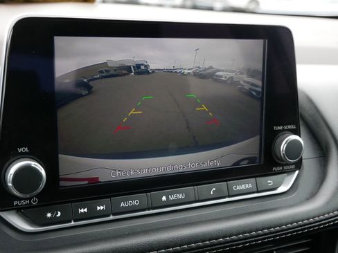 Used 2023 Nissan Rogue S image 26