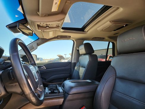Used 2019 GMC Yukon Denali w/ Denali Ultimate Package image 12