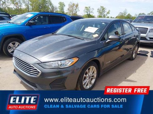 Used 2019 Ford Fusion SE FWD image 4