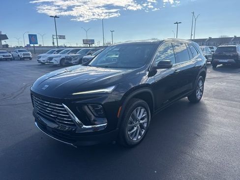 Used 2025 Buick Enclave Preferred image 9