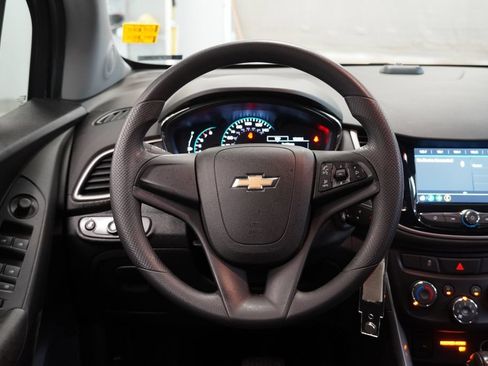 Used 2018 Chevrolet Trax LS FWD image 10