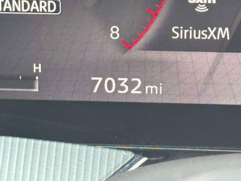 Used 2025 Nissan Murano SL image 26