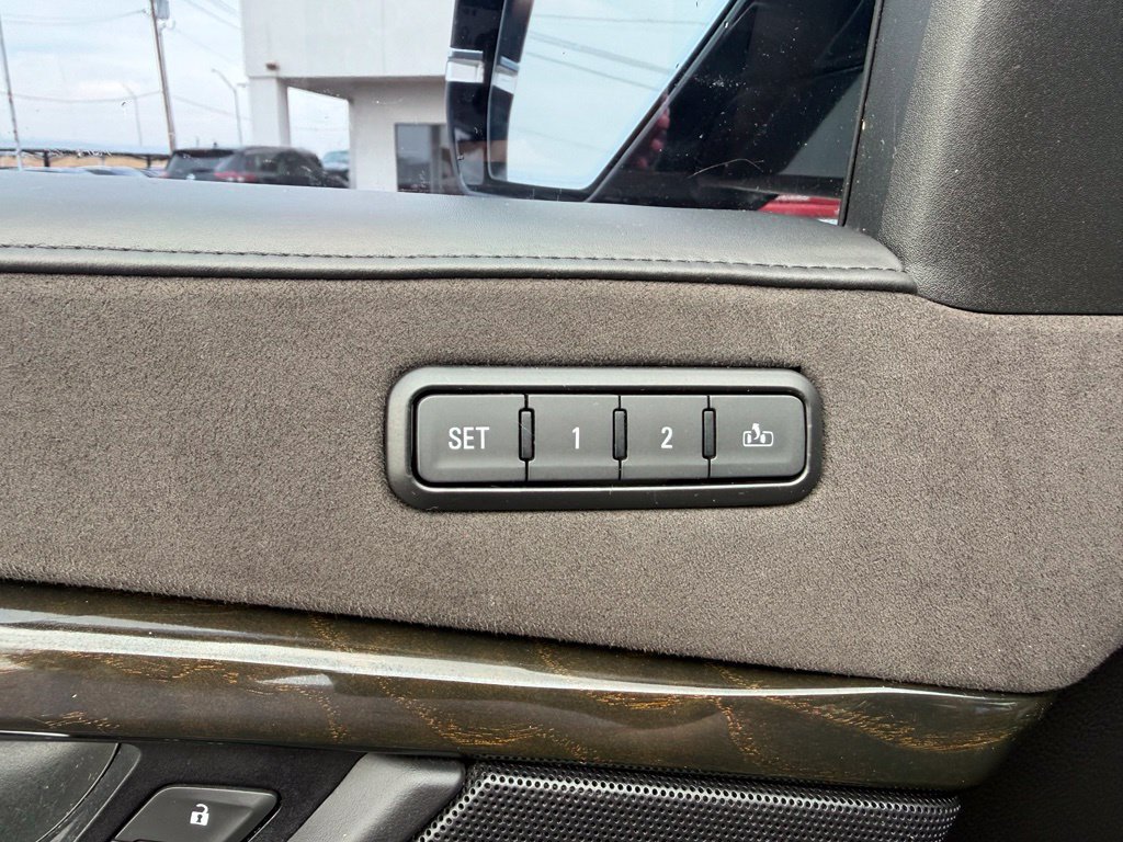 Used 2018 Cadillac Escalade ESV Platinum AWD/4WD image 27