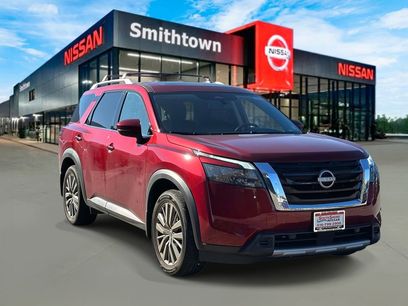 New 2025 Nissan Pathfinder SL w/ SL Premium Package