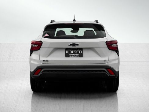 New 2026 Chevrolet Trax LT w/ Driver Confidence Package FWD image 5