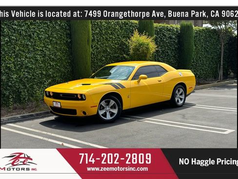 Used 2018 Dodge Challenger SXT image 12