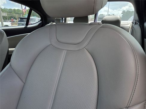 Used 2023 Genesis G70 2.0T RWD image 25