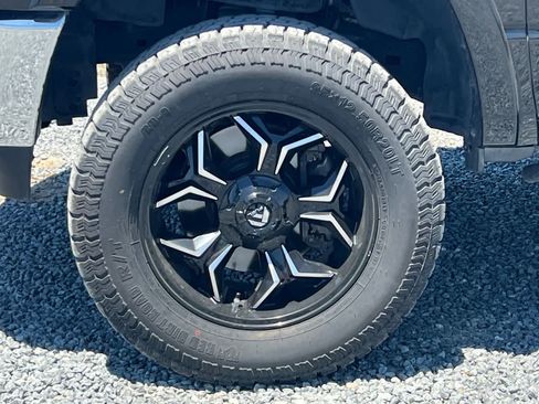 Used 2019 RAM 1500 Laramie AWD/4WD image 12