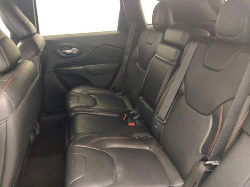 Used 2015 Jeep Cherokee Trailhawk w/ Comfort/Convenience Group AWD/4WD image 18