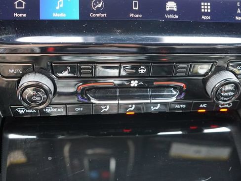 Certified 2024 Jeep Grand Cherokee L Limited w/ Black Appearance Package AWD/4WD image 30