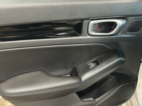 Used 2023 Honda Civic Touring image 12