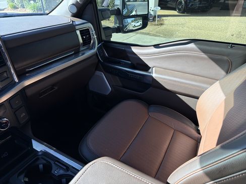 Used 2025 Ford F250 King Ranch w/ Chrome Package AWD/4WD image 25