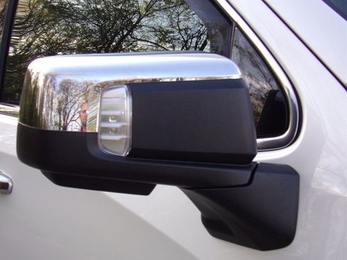 Used 2025 GMC Sierra 1500 Denali AWD/4WD image 14