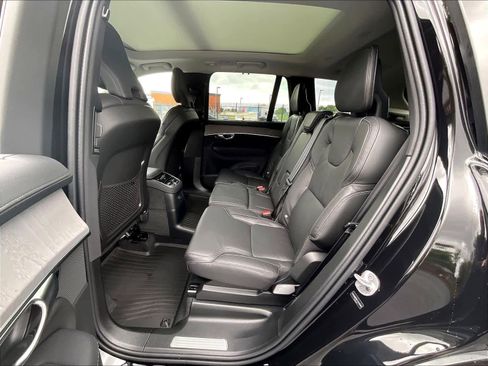 New 2026 Volvo XC90 T8 Ultra w/ Protection Package AWD/4WD image 12
