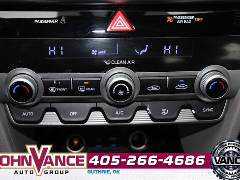 Used 2020 Hyundai Elantra SE image 29